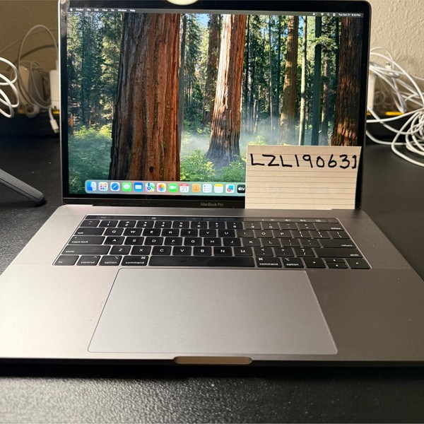 MacBook Pro 2019 - 15 inch - 512 GB, Gray, 16 GB, Intel Core i7