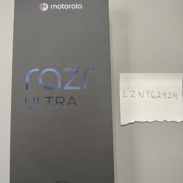 Motorola Razr Ultra (2025) - Unlocked, PANTONE Scarab, 512 GB, 16 GB
