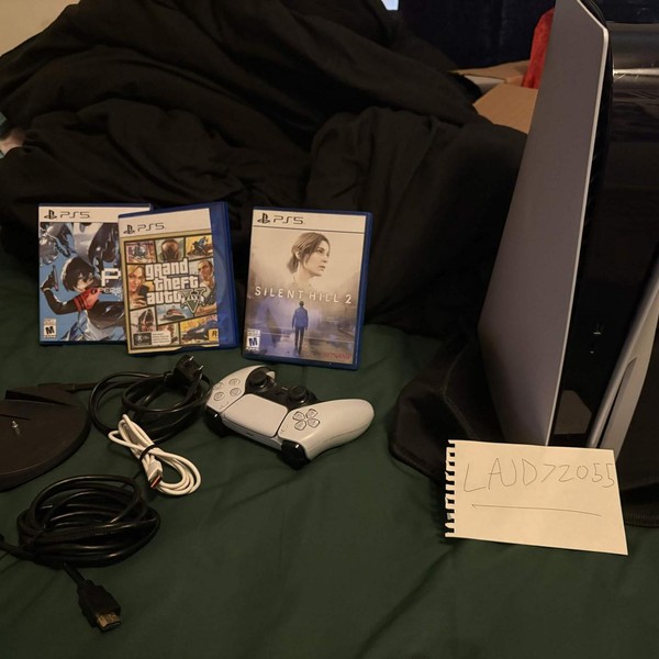 PlayStation 5 Standard Edition (2020) - 825 GB, White, Standard Edition