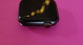 Good
													Apple Watch Series 6 40mm - Unlocked, Gray, A2293 - Cellular, Aluminum, photo 5 of 6