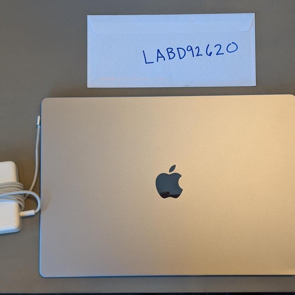 MacBook Pro 2021 - 16 inch - 512 GB, Gray, 16 GB, Apple M1 Pro 10-core