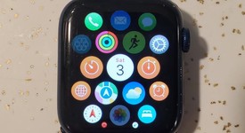 Good
													Apple Watch Series 6 44mm - Unlocked, Blue, A2294 - Cellular, Aluminum, photo 3 of 5