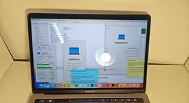 Fair
													MacBook Pro 2017 (With Touch Bar) - 13" - I5, Gray, 256 GB, 8 GB, photo 3 of 15