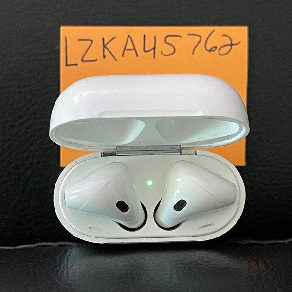 Apple AirPods 2nd Gen - Lightning Case