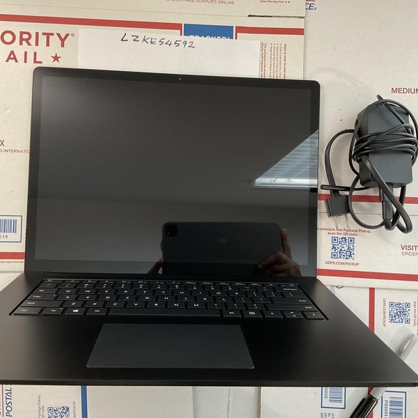 Microsoft Surface Laptop 3 - 256 GB, Black, 16 GB, Intel Core i7, 15 inch