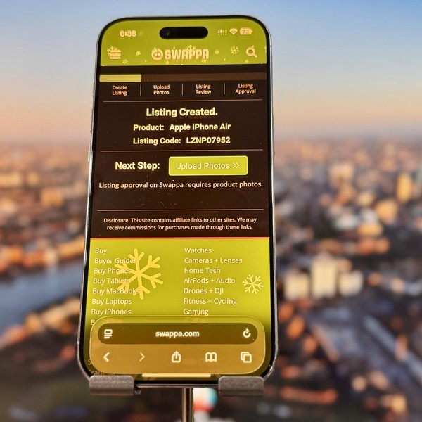 Apple iPhone Air - Unlocked, 256 GB, Cloud White, A3260