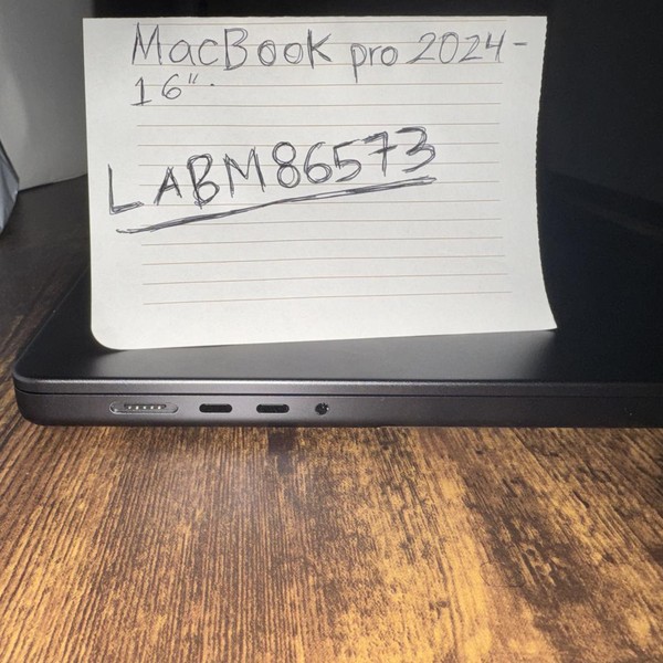 MacBook Pro 2024 - 16 inch - 1 TB, Space Black, 36 GB, Apple M4 Max 14-core