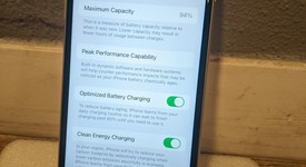Good
													Apple iPhone SE 2nd Gen 2020 - Unlocked, White, 64 GB, A2275, photo 3 of 14