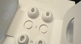 Used
													Apple AirPods Pro 2 - Lightning, photo 4 of 13