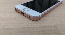 Good
													Apple iPhone SE 1st Gen 2016 - Unlocked, Rose Gold, 32 GB, A1662, photo 2 of 6