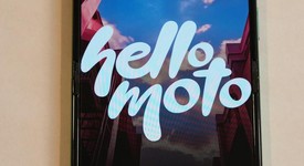 Mint
													Motorola Razr (2025) - Unlocked, Green, 256 GB, 8 GB, photo 2 of 8