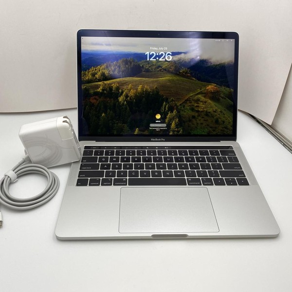 MacBook Pro 2019 - 13 inch - 256 GB, Silver, 8 GB, Intel Core i5