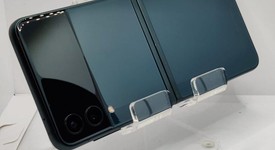 Fair
													Samsung Galaxy Z Flip3 5G - Unlocked, Green, 128 GB, 8 GB, SM-F711U1, photo 2 of 6