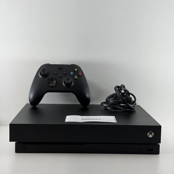 Xbox One X (2017) - Black, Standard