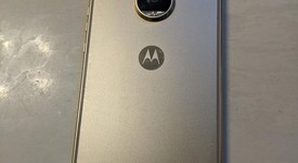 Good
													Moto Z2 Play - Verizon, Gold, 32 GB, 3 GB, photo 3 of 9