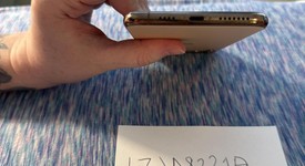 Mint
													Apple iPhone 11 Pro Max - AT&T, Gold, 64 GB, A2161, photo 4 of 10