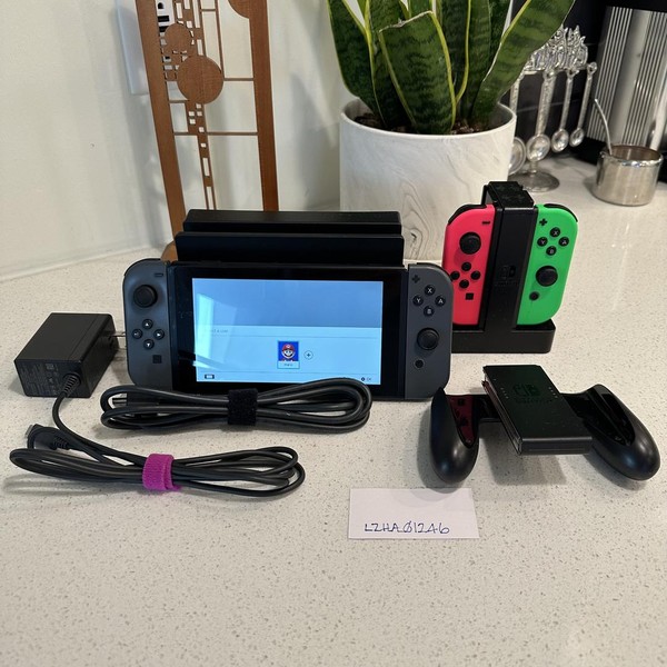 Nintendo Switch - 32 GB, Grey