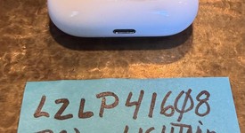 Used
													Apple AirPods Pro - MagSafe Case, photo 3 of 4