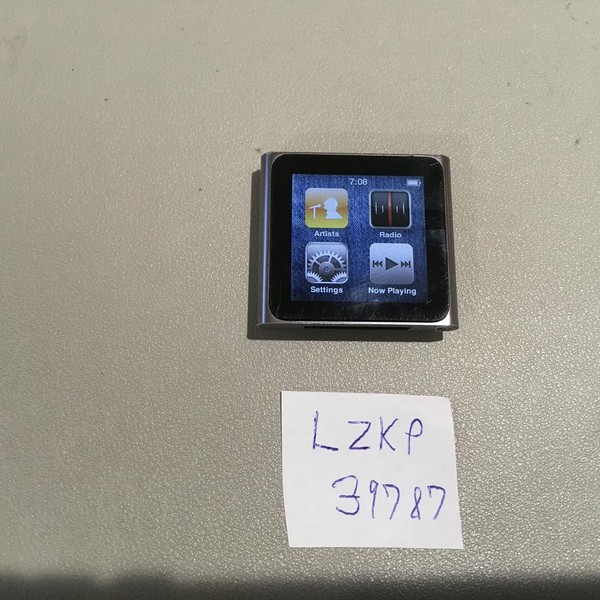 Apple iPod Nano 6th Gen - 8 GB, Silver