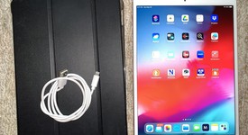 Good
													Apple iPad Pro 10.5" - Wi-Fi, Gold, 256 GB, photo 1 of 12