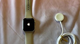 Good
													Apple Watch SE 2nd Gen 44mm - Starlight, A2723 - GPS, Aluminum, photo 4 of 5