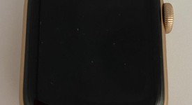 Good
													Apple Watch Series 5 40mm - Unlocked, Gold, A2094 Cellular, Aluminum, photo 2 of 5