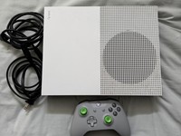 Xbox One S (2016)