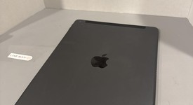 Fair
													Apple iPad 8th Gen - Unlocked, Gray, 32 GB, A2428, photo 4 of 7