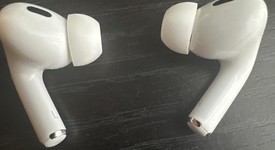 Used
													Apple AirPods Pro 2 - Lightning, photo 2 of 4