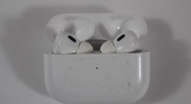 Used
													Apple AirPods Pro - Wireless Case, photo 5 of 5