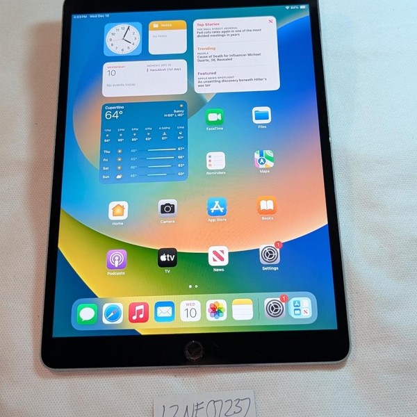 Apple iPad Pro 10.5 inch - Unlocked, 256 GB, Gray