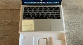 Good
													MacBook Air 2019 - 13" - I5, Silver, 128 GB, 8 GB, photo 2 of 13