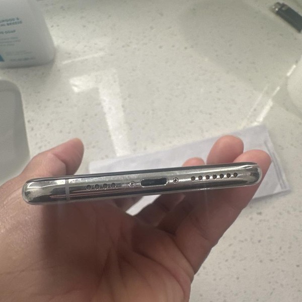 Apple iPhone Xs Max - Unlocked, 64 GB, Silver, A1921