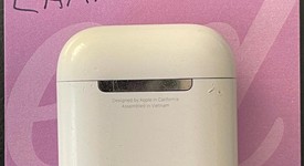Used
													Apple AirPods 2nd Gen - Lightning Case, photo 3 of 5