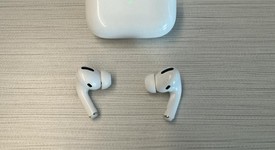 Used
													Apple AirPods Pro 1st Gen - Wireless Case, photo 1 of 6