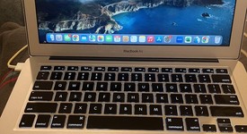 Good
													MacBook Air 2017 - 13" - I5, Silver, 128 GB, 8 GB, photo 3 of 5