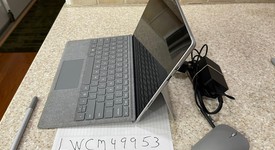 Good
													Microsoft Surface Pro 5 (2017) - Wi-Fi, Silver, 512 GB, 16 GB, photo 4 of 6
