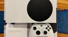 Good
													Xbox Series S (2020) - White, 512 GB, photo 1 of 10