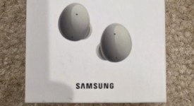 New
													Samsung Galaxy Buds2 - Olive, SM-R177, photo 2 of 3