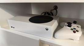Mint
													Xbox Series S (2020) - White, 512 GB, photo 1 of 6