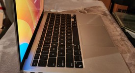 Good
													MacBook Air 2020 - 13" - Apple M1, Silver, 256 GB, 16 GB, photo 2 of 10