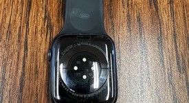 Good
													Apple Watch Series 6 44mm - Unlocked, Gray, A2294 - Cellular, Aluminum, photo 4 of 5