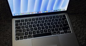 Good
													MacBook Air 2022 - 13" - Apple M2, Silver, 256 GB, 8 GB, photo 1 of 11