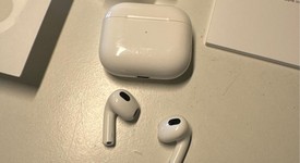 Used
													Apple AirPods 3rd Gen - Lightning Case, photo 2 of 3