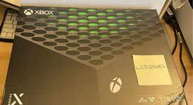 Mint
													Xbox Series X (2020) - Black, 1 TB, standard, photo 3 of 10