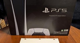Mint
													PlayStation 5 Digital Edition (2020) - White, 825 GB, Digital Edition, photo 2 of 7