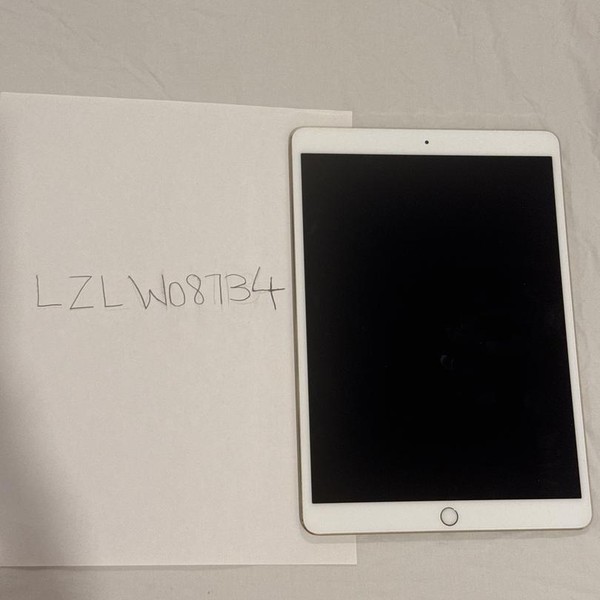Apple iPad Pro 10.5 inch - Unlocked, 64 GB, Gold