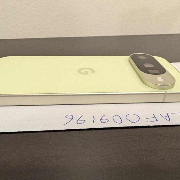 Google Pixel 10 - Unlocked, 128 GB, Lemongrass, GLBW0