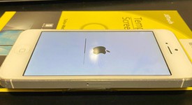 Good
													Apple iPhone 5 - Unlocked, White, 16 GB, A1429, photo 4 of 7