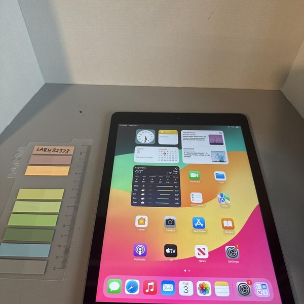 Apple iPad 6th Gen - Wi-Fi, 128 GB, Gray, A1893